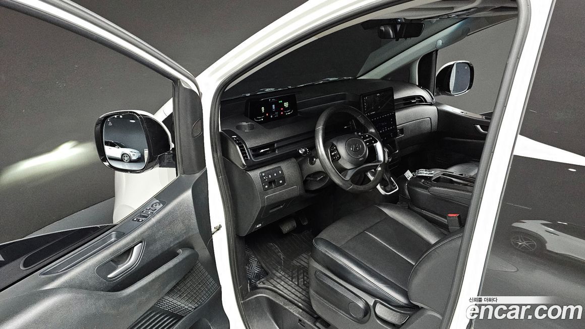 Hyundai Staria 2023