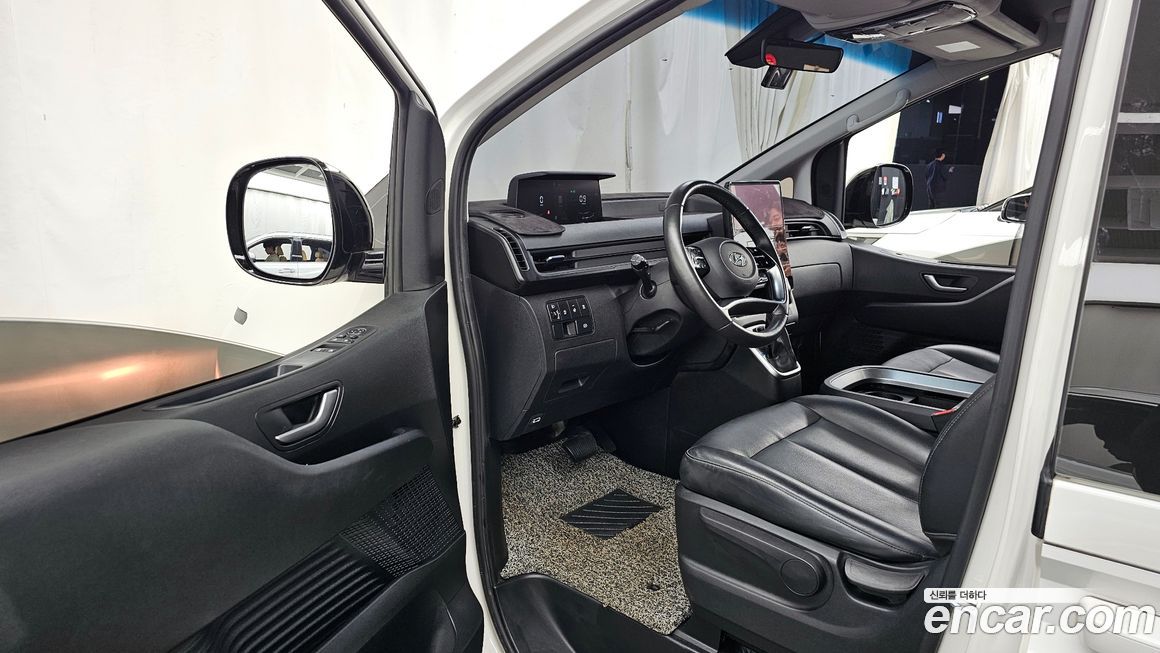 Hyundai Staria 2022