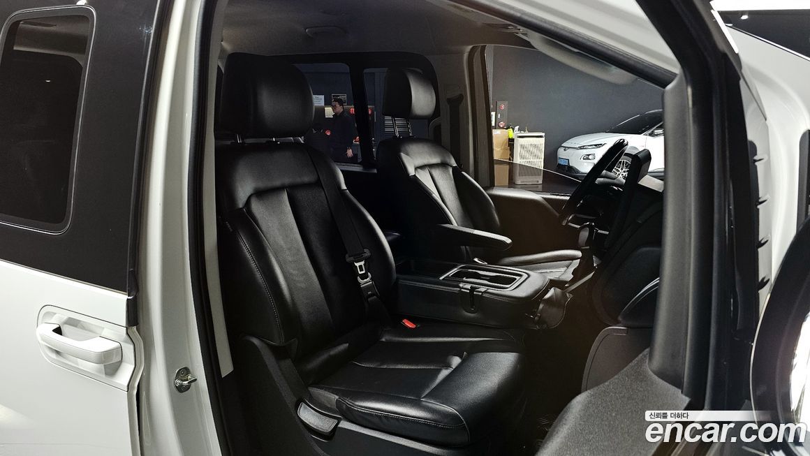 Hyundai Staria 2023