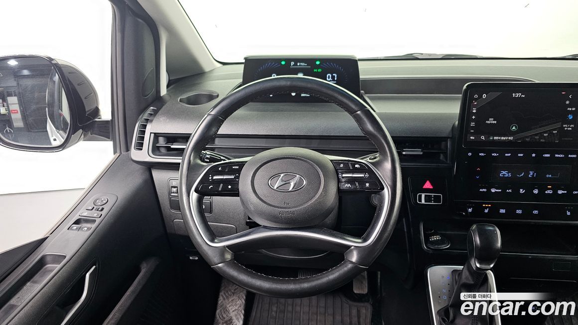 Hyundai Staria 2022