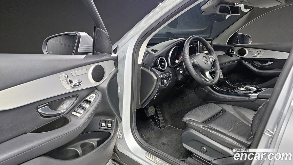 Mercedes-Benz GLC-Class 2019