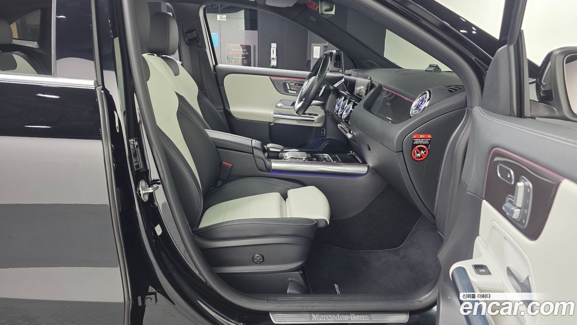 Mercedes-Benz GLA-Class 2021