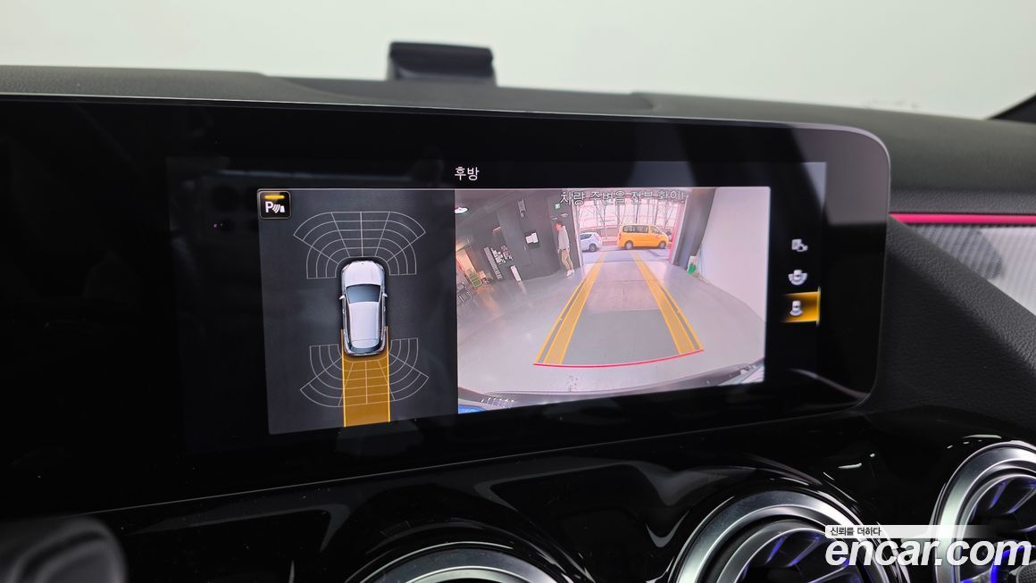 Mercedes-Benz GLA-Class 2021