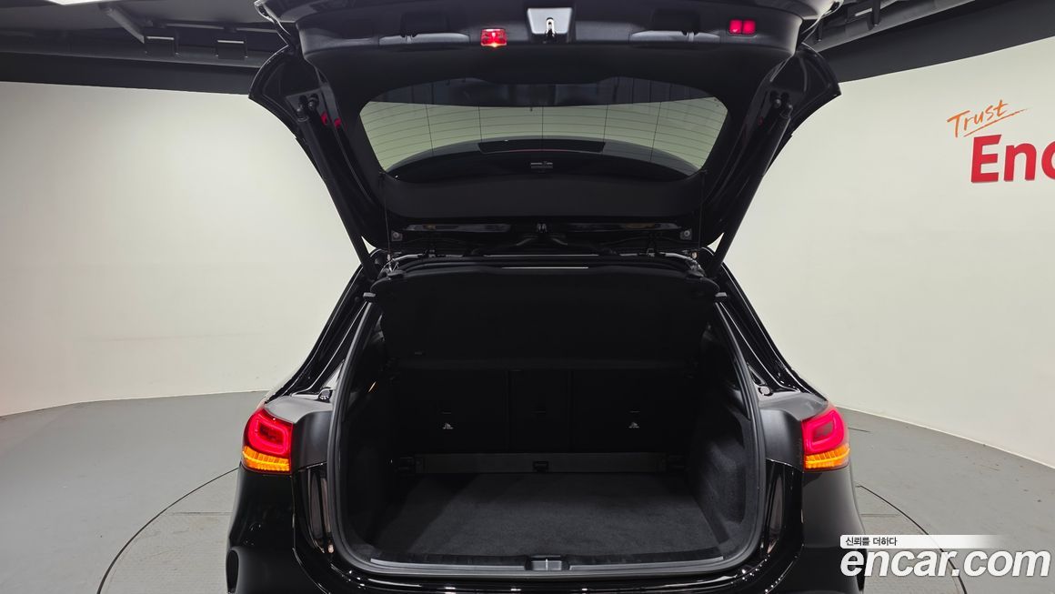 Mercedes-Benz GLA-Class 2021