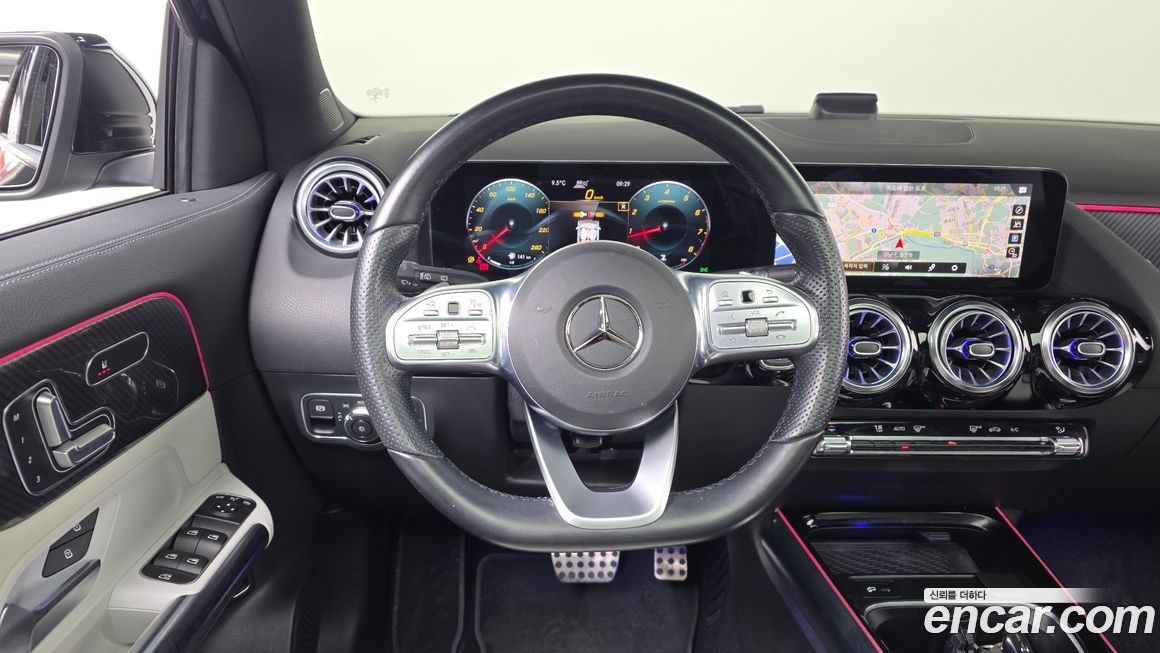 Mercedes-Benz GLA-Class 2021