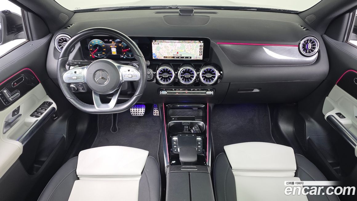 Mercedes-Benz GLA-Class 2021