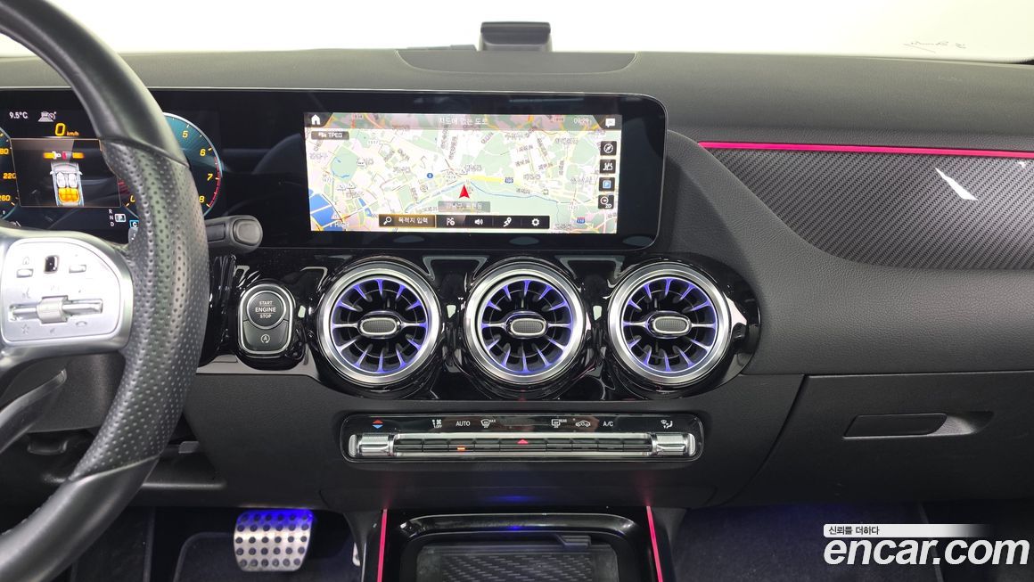 Mercedes-Benz GLA-Class 2021