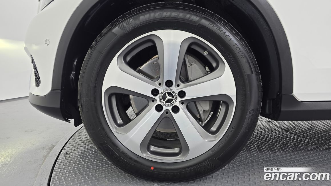 Mercedes-Benz GLC-Class 2019