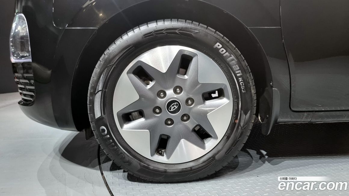 Hyundai Staria 2022