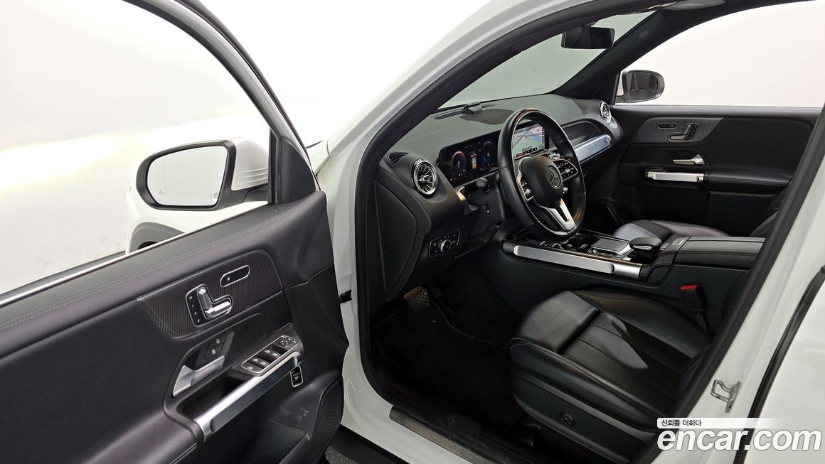 Mercedes-Benz GLB-Class 2021