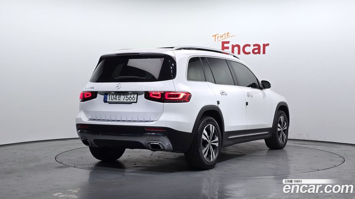 Mercedes-Benz GLB-Class 2021