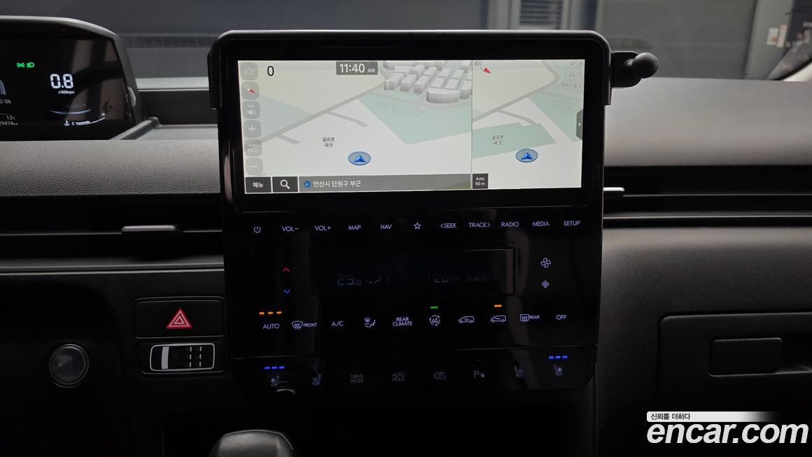 Hyundai Staria 2025