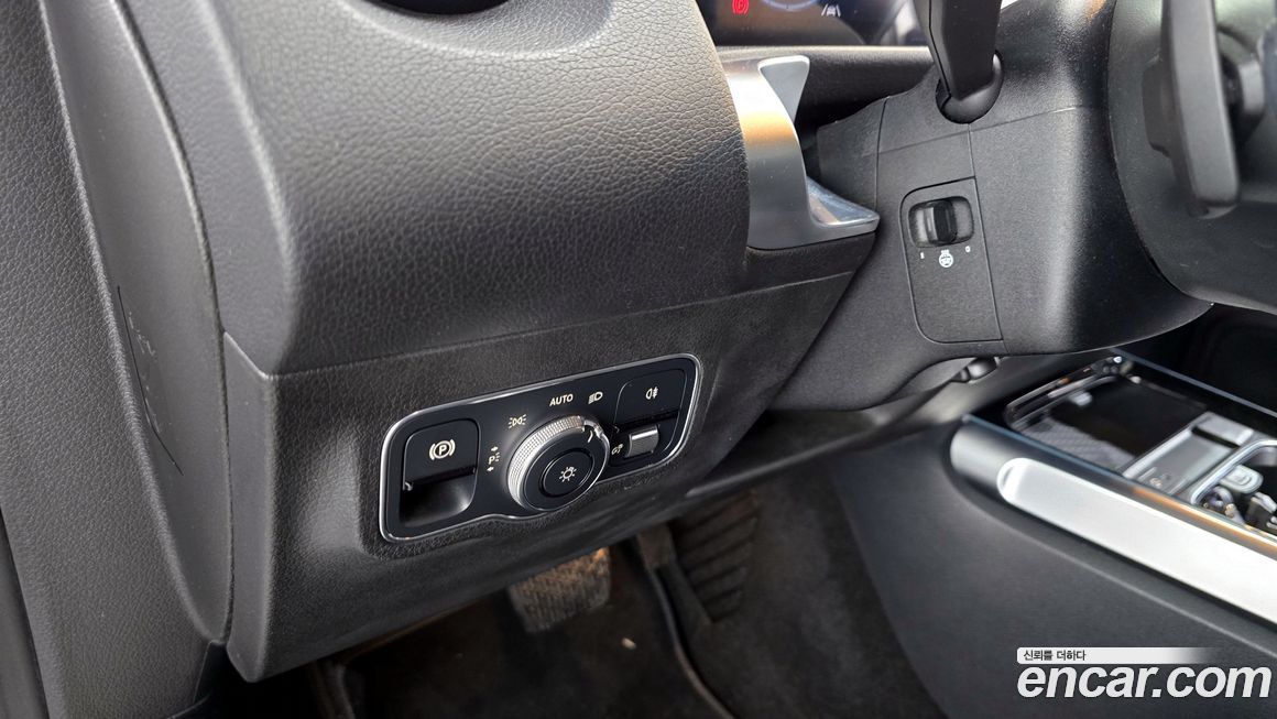 Mercedes-Benz GLB-Class 2021