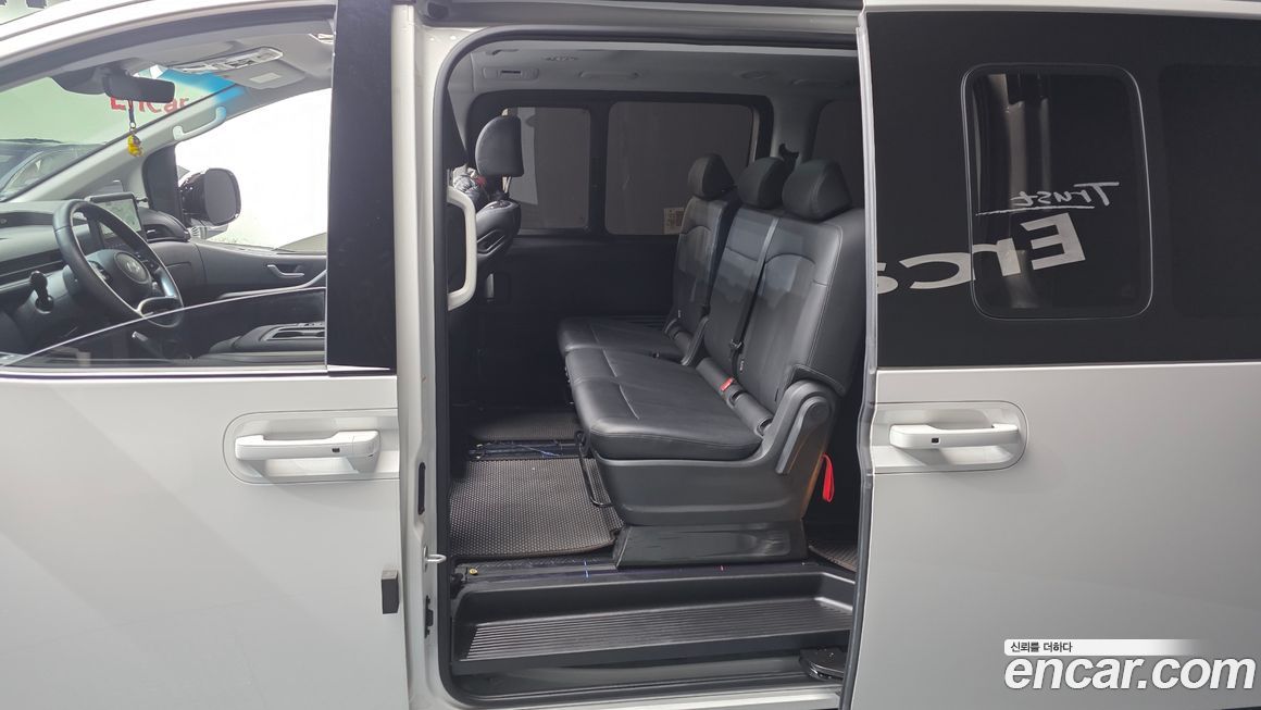 Hyundai Staria 2025