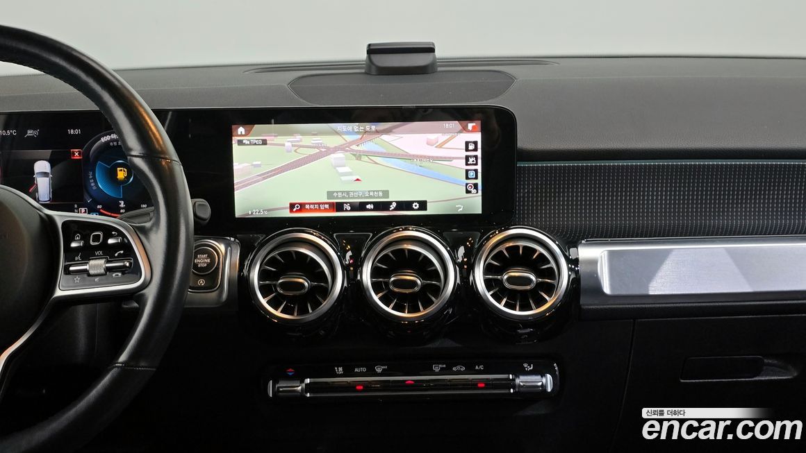 Mercedes-Benz GLB-Class 2021