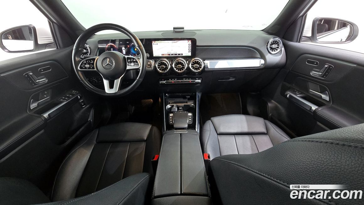 Mercedes-Benz GLB-Class 2021