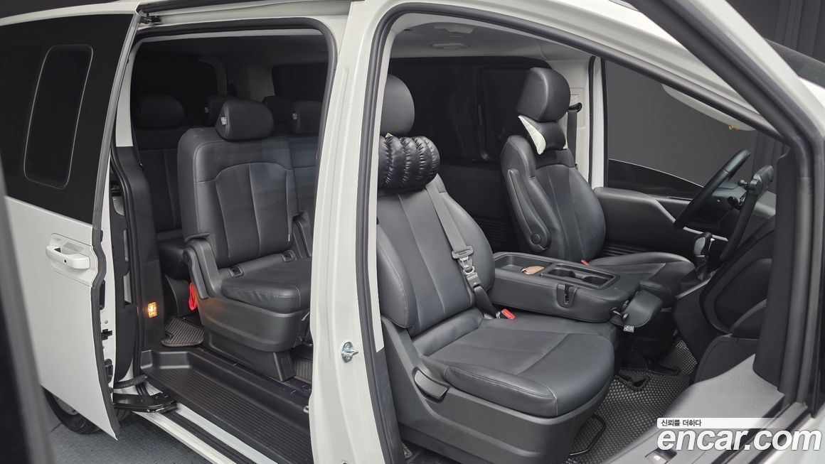 Hyundai Staria 2025