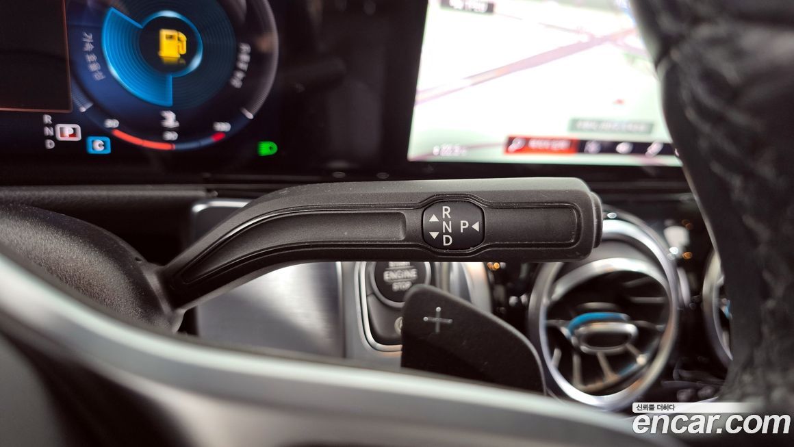 Mercedes-Benz GLB-Class 2021