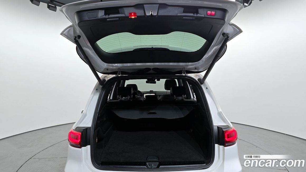 Mercedes-Benz GLB-Class 2021