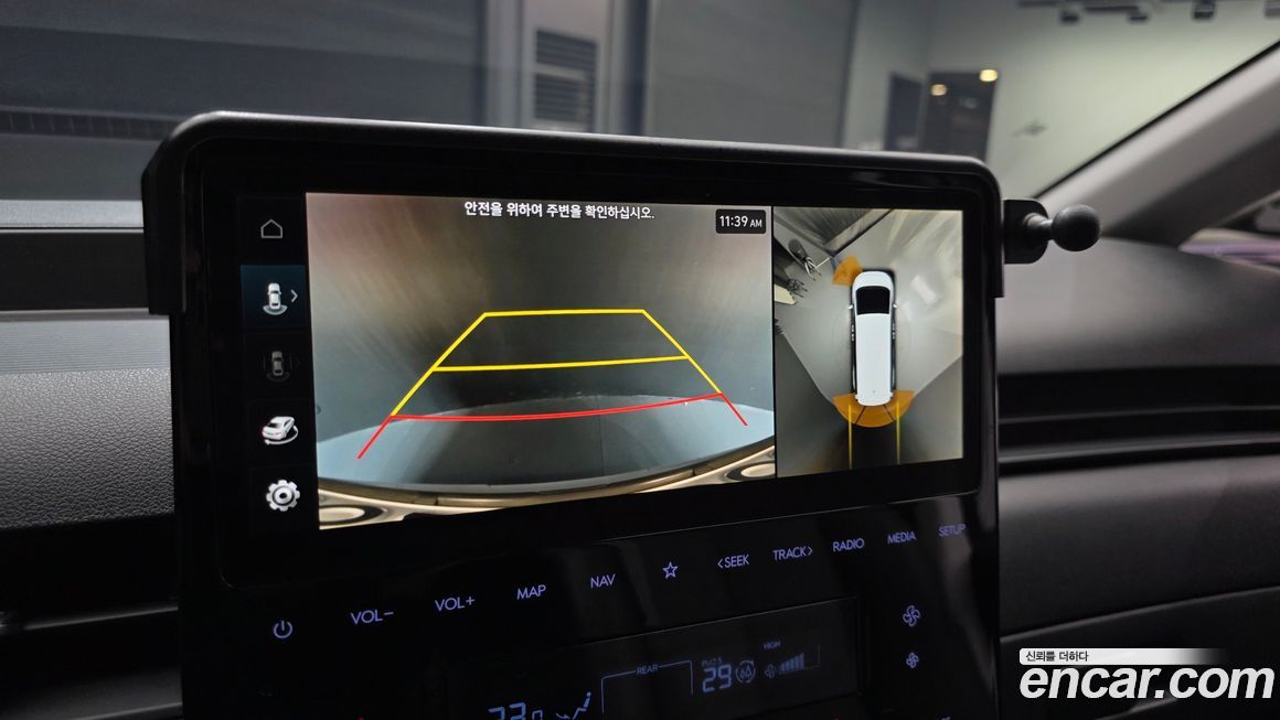 Hyundai Staria 2025