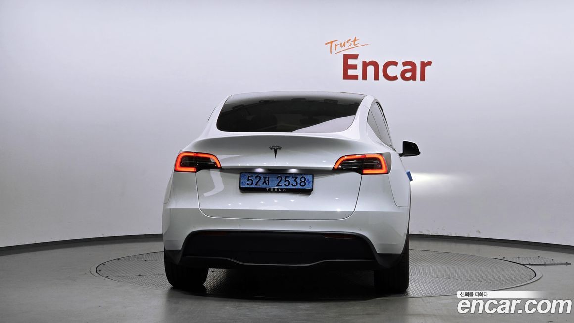 Tesla Model Y 2022