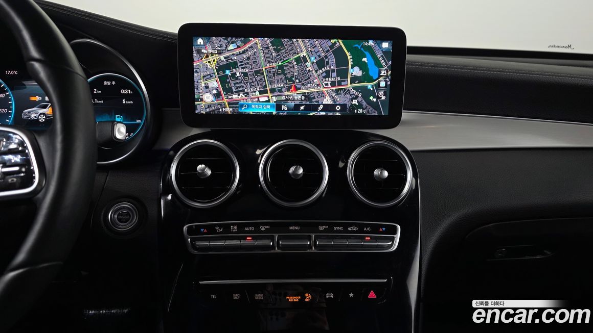 Mercedes-Benz GLC-Class 2021