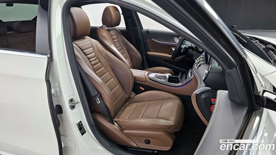 Mercedes-Benz E-Class 2022