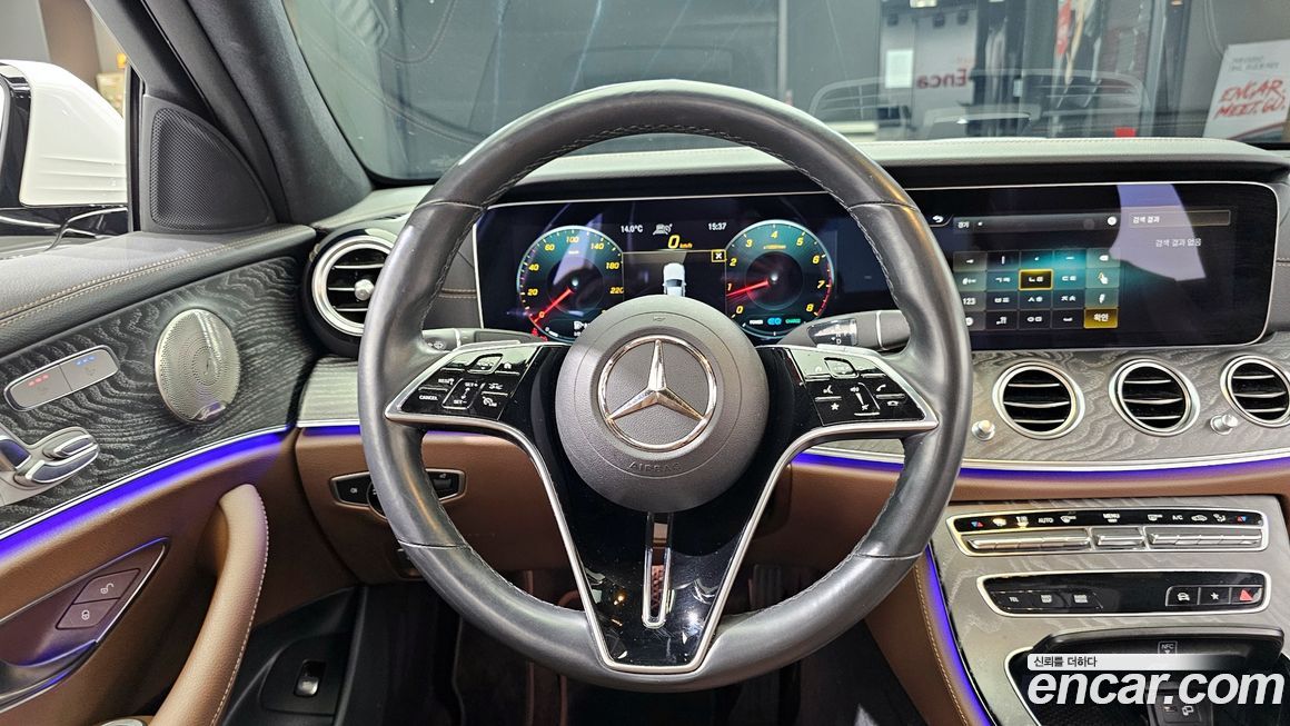 Mercedes-Benz E-Class 2022