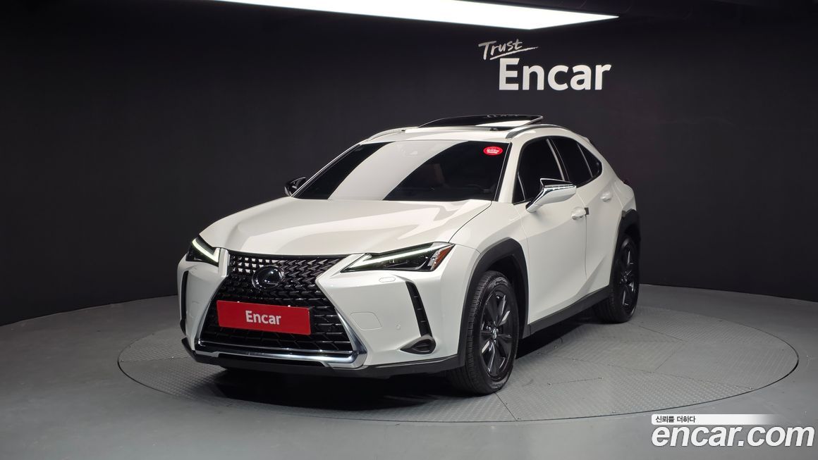Lexus UX 2024