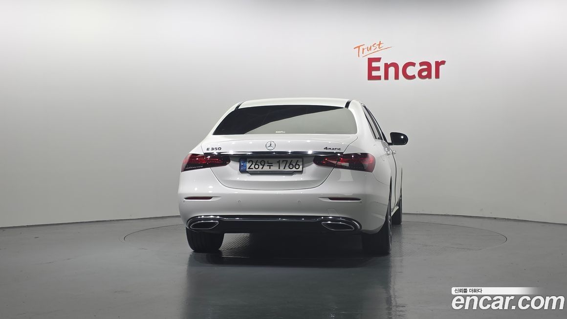 Mercedes-Benz E-Class 2022