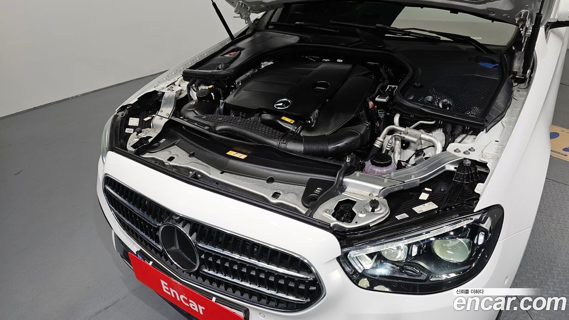 Mercedes-Benz E-Class 2022