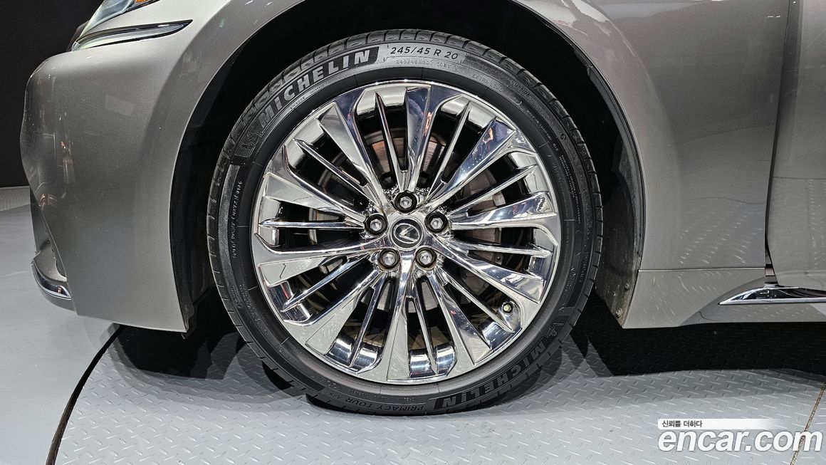 Lexus LS 2018