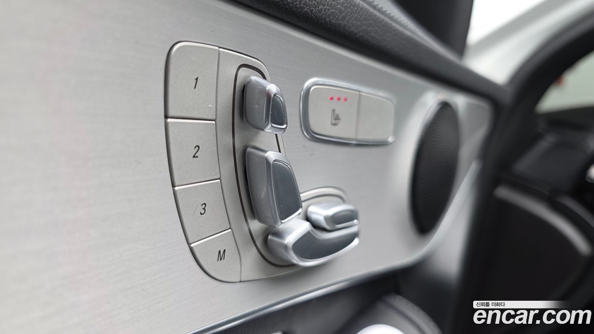 Mercedes-Benz GLC-Class 2021