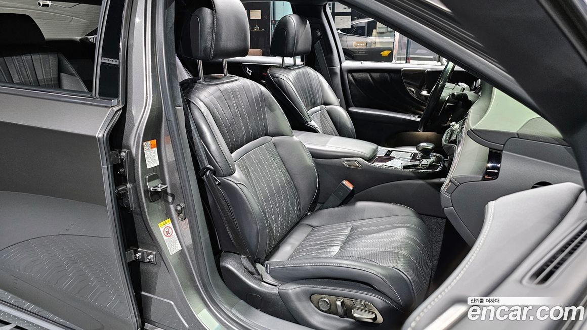 Lexus LS 2018