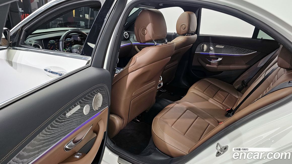 Mercedes-Benz E-Class 2022