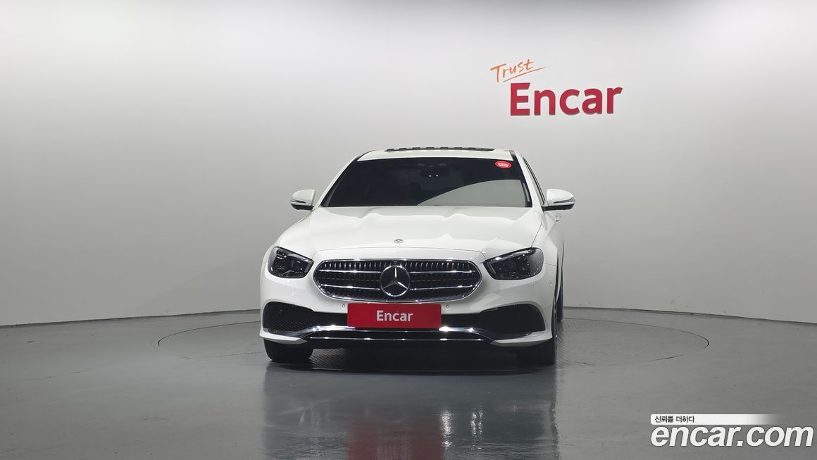 Mercedes-Benz E-Class 2022