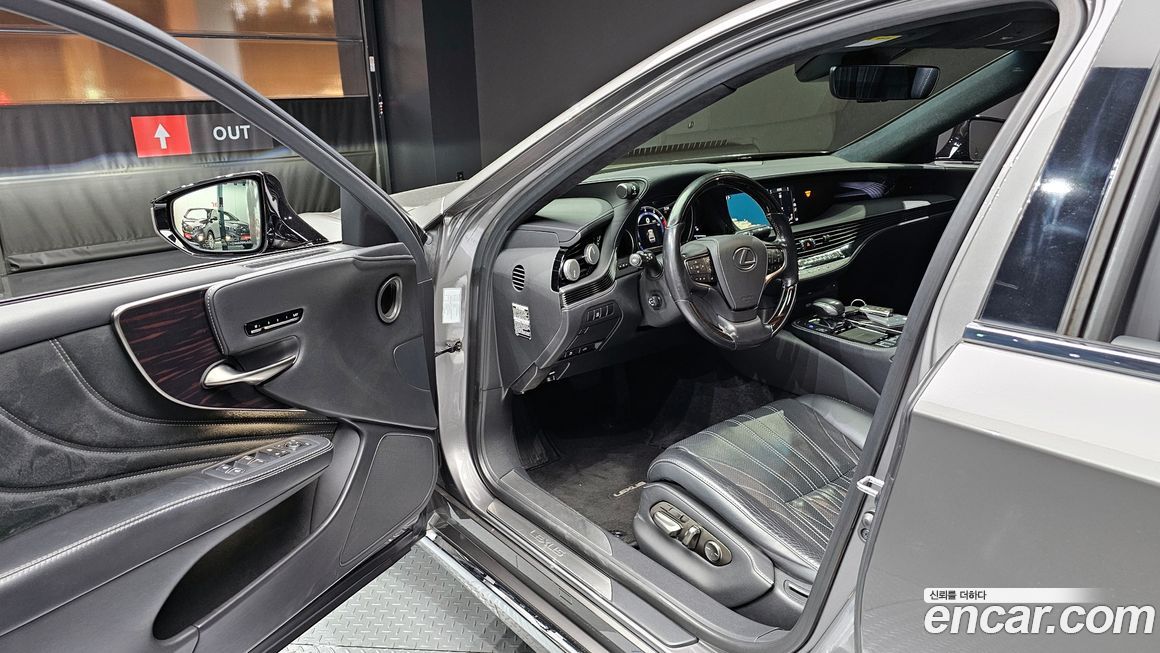 Lexus LS 2018