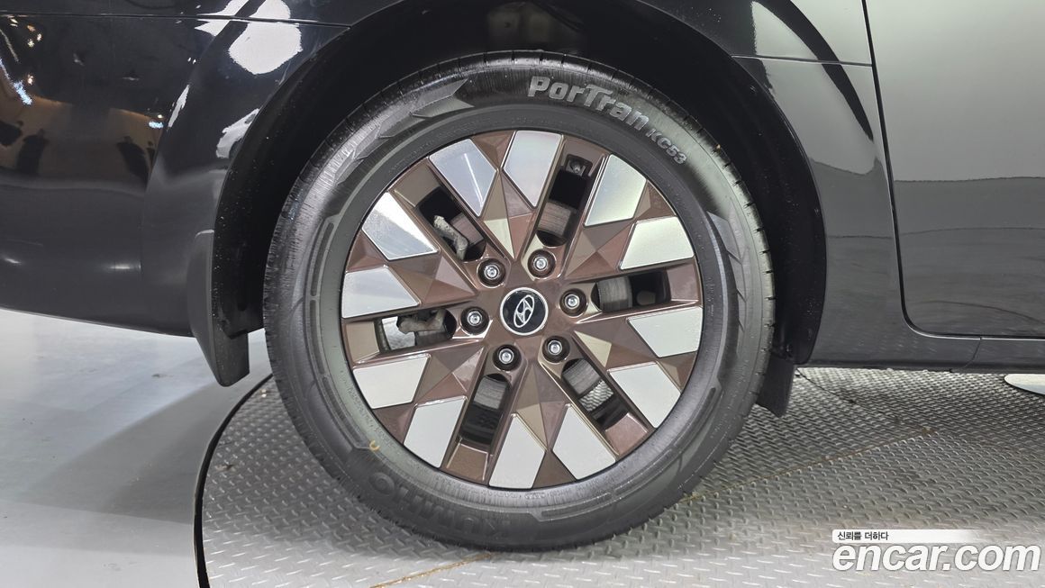 Hyundai Staria 2022