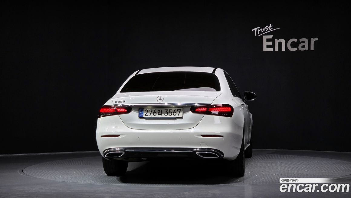 Mercedes-Benz E-Class 2021