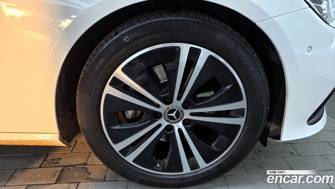 Mercedes-Benz E-Class 2021