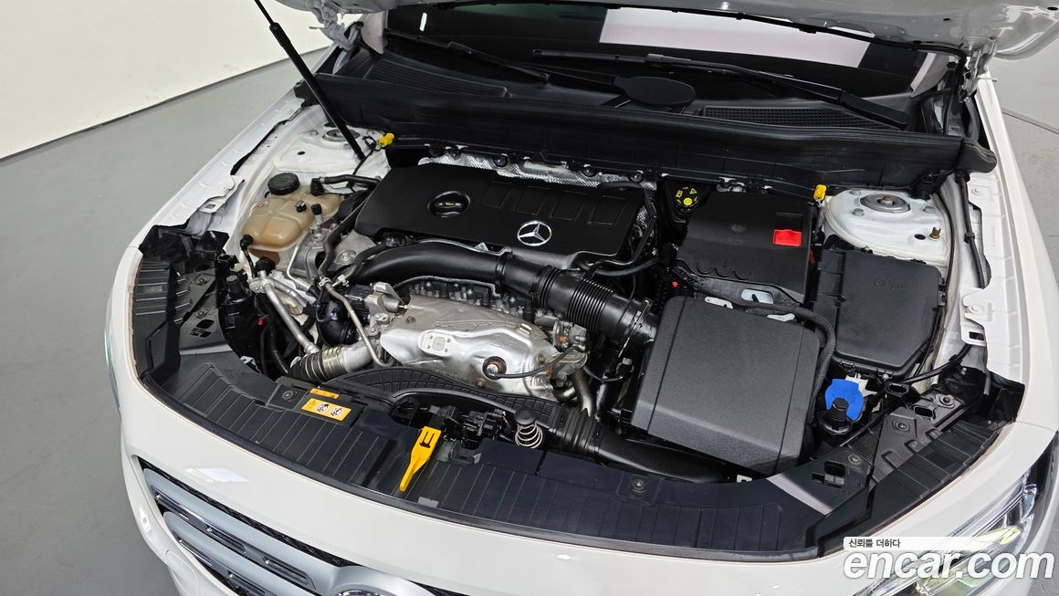 Mercedes-Benz GLB-Class 2021