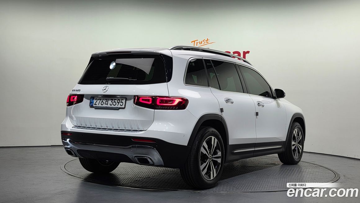 Mercedes-Benz GLB-Class 2021