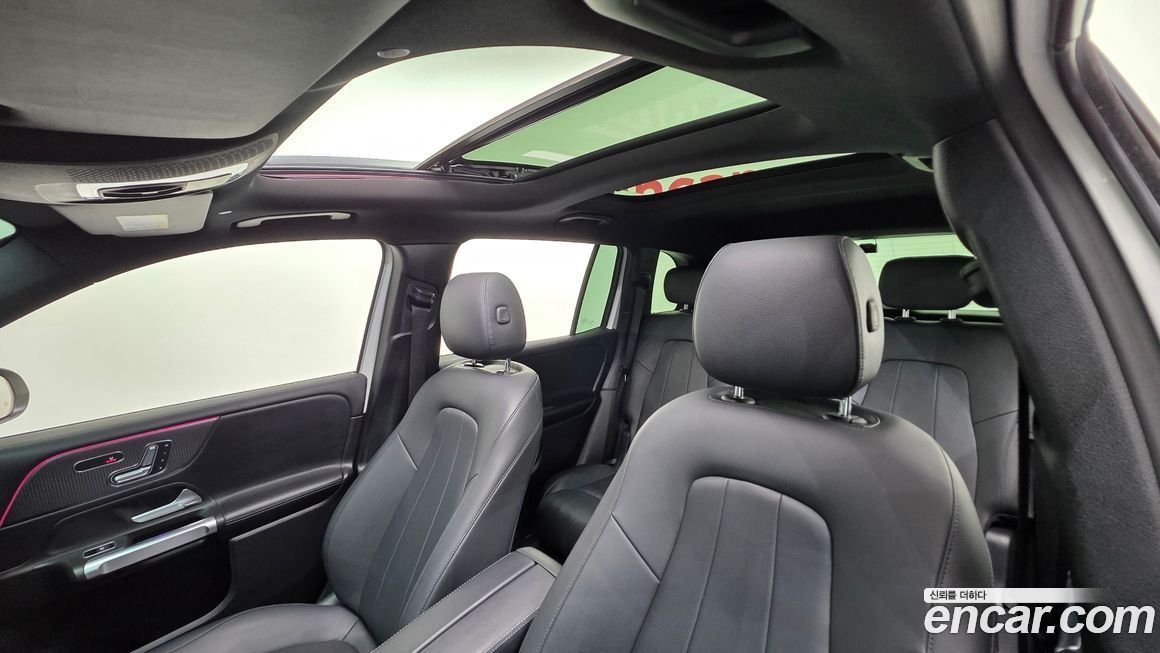 Mercedes-Benz GLB-Class 2021