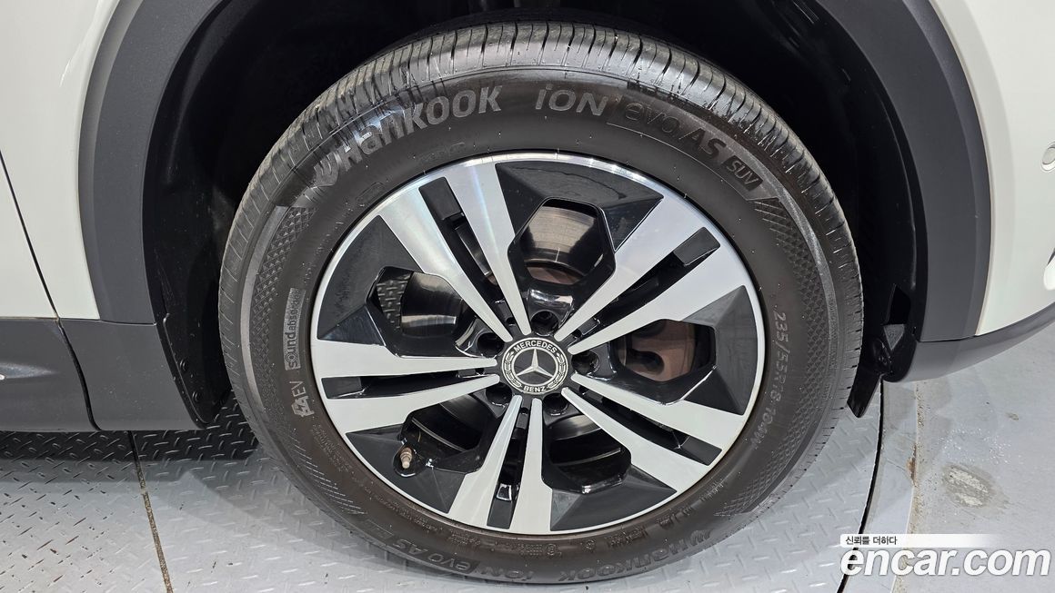 Mercedes-Benz GLB-Class 2021