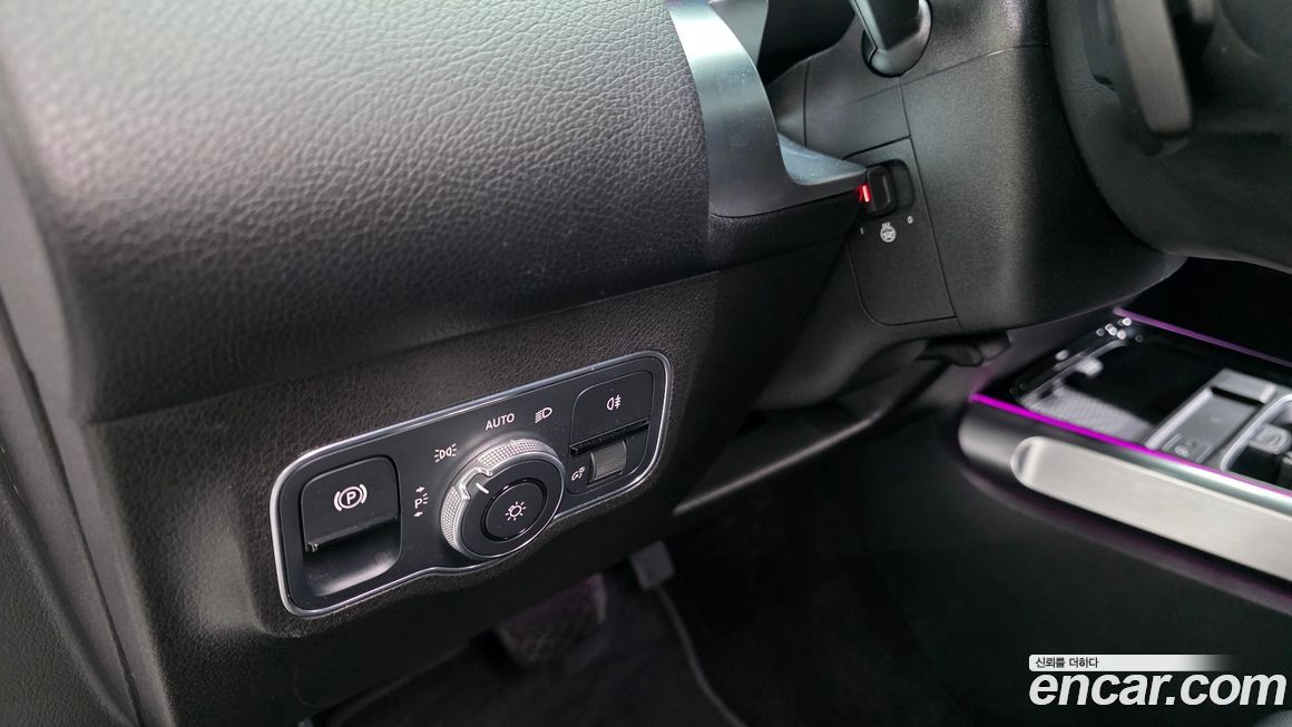 Mercedes-Benz GLB-Class 2021