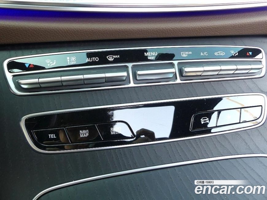 Mercedes-Benz E-Class 2021