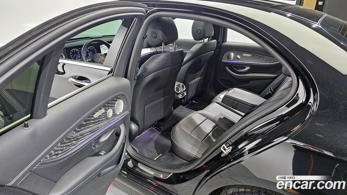 Mercedes-Benz E-Class 2021