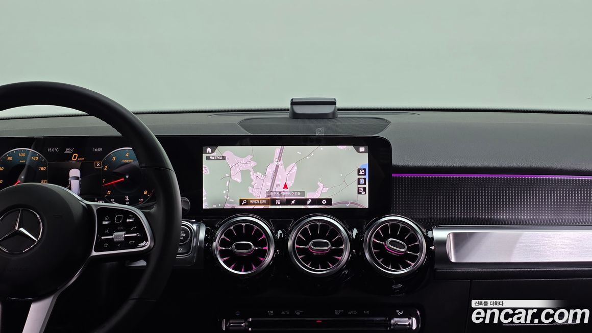 Mercedes-Benz GLB-Class 2021