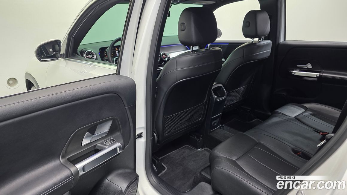 Mercedes-Benz GLB-Class 2021