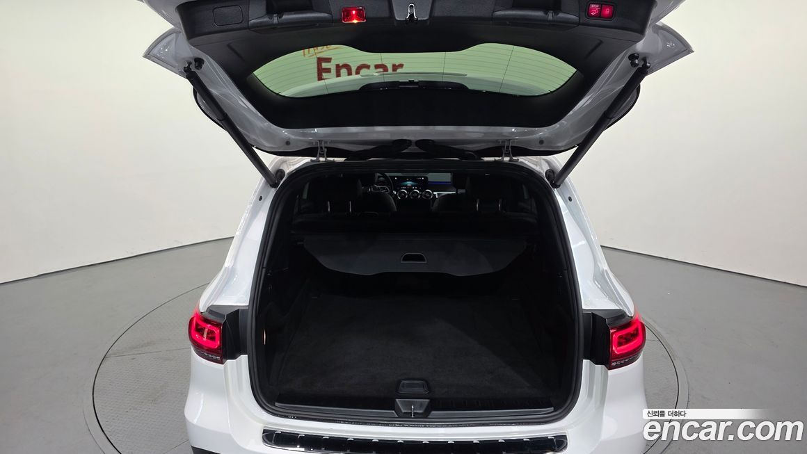 Mercedes-Benz GLB-Class 2021